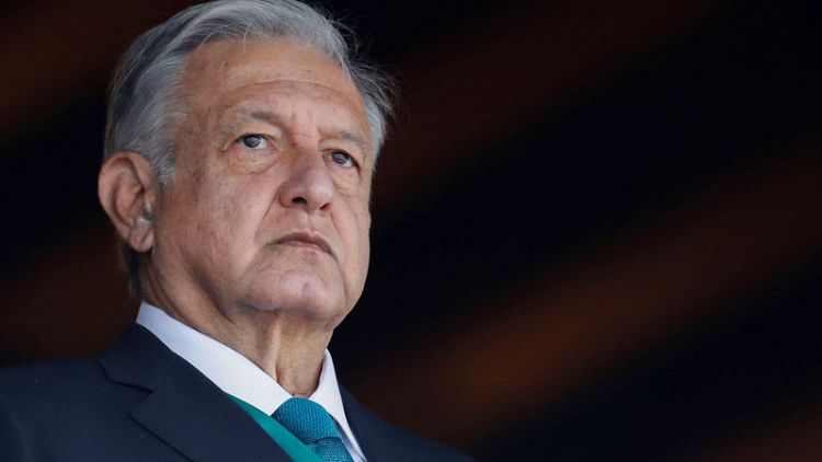 Mexican president praises historian at centre of row with business leaders