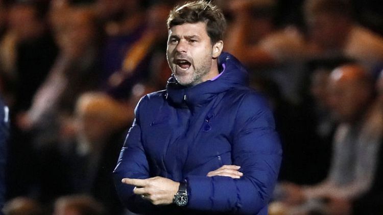 Pochettino says Spurs must stick together to overcome poor form
