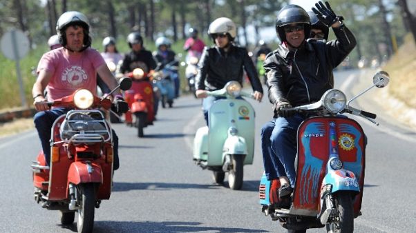 Genova impone lo stop a vecchia "Vespa" Genova impone lo stop a vecchia "Vespa"