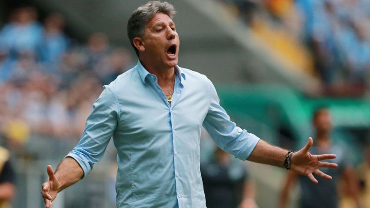 Debate over foreign coaches overshadows Libertadores semi-final