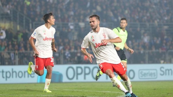 Cori contro Pjanic, chiusa curva Brescia Cori contro Pjanic, chiusa curva Brescia