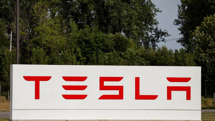 U.S. labour judge rules that Tesla broke labour law