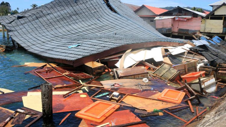 Death toll in east Indonesia quake rises to 30, many still in shelters