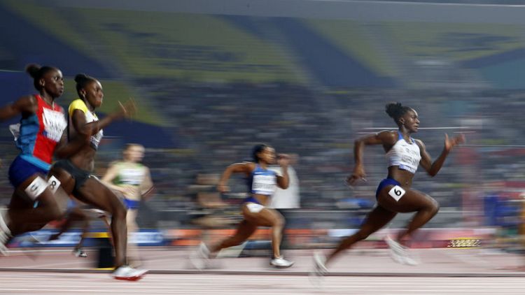 Asher-Smith storms into 200m final while Thompson withdraws from semi-final
