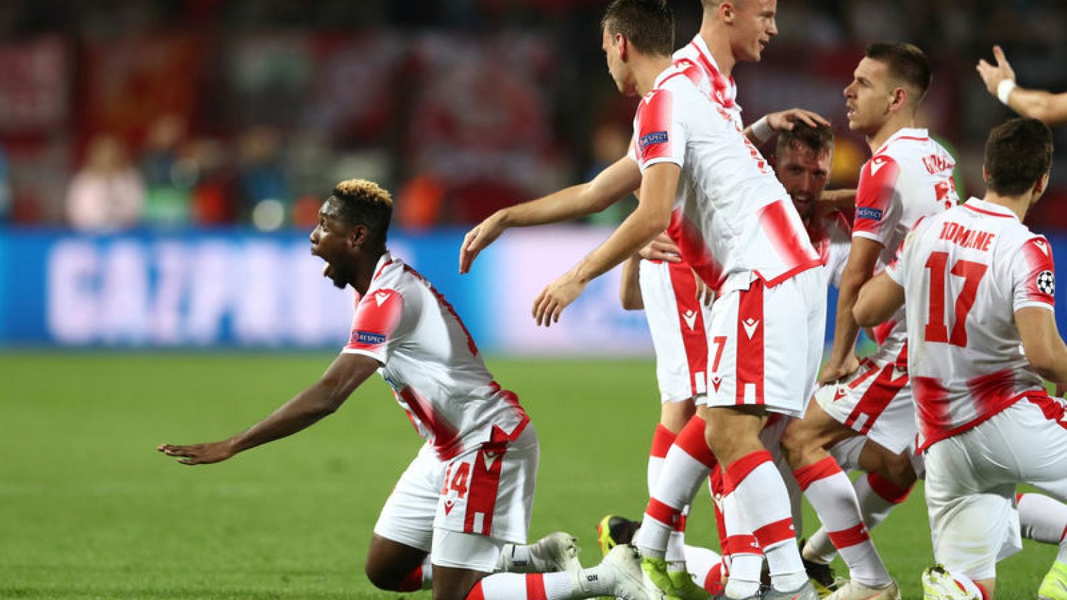 Red Star fight back to beat 10-man Olympiakos 3-1