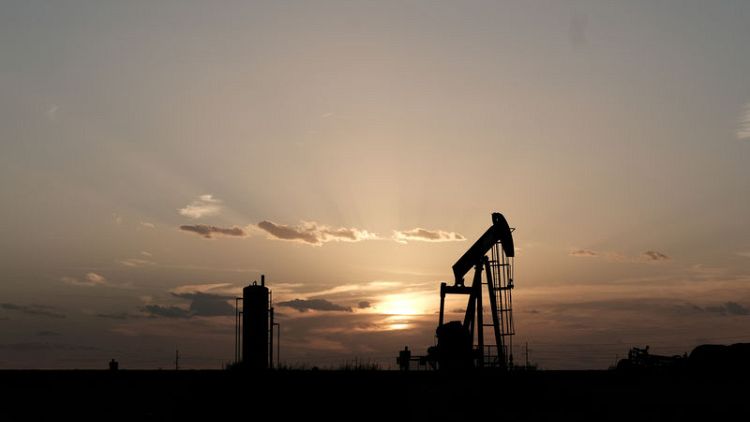 Oil steadies amid fall in U.S. inventories, weak economic data