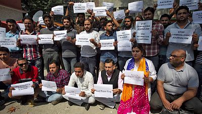 Kashmiri journalists stage protest against 'media gag' Kashmiri journalists stage protest against 'media gag'