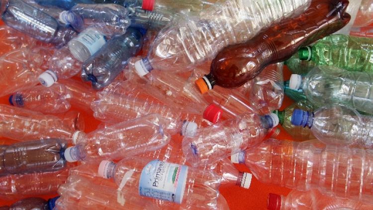 Sardegna, stop plastica in Consiglio