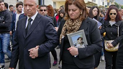 Padre 16enne uccisa, no permessi omicida Padre 16enne uccisa, no permessi omicida