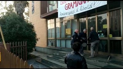 Padova,Polizia sgombera stabile occupato Padova,Polizia sgombera stabile occupato