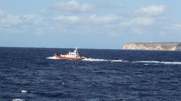 Migranti, naufragio davanti Lampedusa Migranti, naufragio davanti Lampedusa