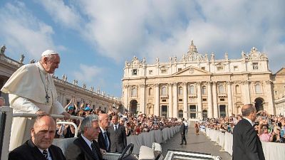 Papa: c'è chi adora dogmi Chiesa non Dio Papa: c'è chi adora dogmi Chiesa non Dio