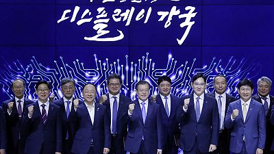 Samsung Display to invest $11 billion by 2025 amid industry oversupply Samsung Display to invest $11 billion by 2025 amid industry oversupply