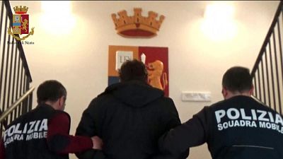 Picchia anziano, arrestata badante Picchia anziano, arrestata badante