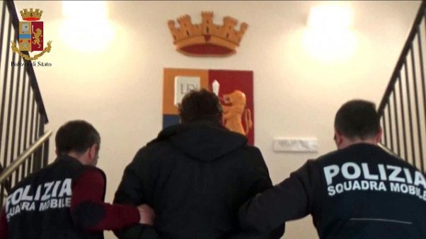 Picchia anziano, arrestata badante Picchia anziano, arrestata badante