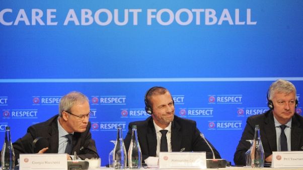 Saluto militare Turchia,Uefa 'controlla' Saluto militare Turchia,Uefa 'controlla'