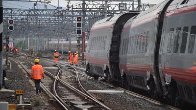 Guasto su Milano-Pescara, notte in treno Guasto su Milano-Pescara, notte in treno