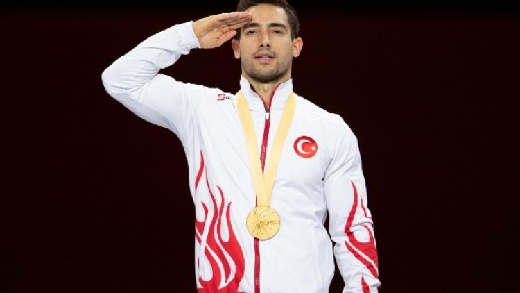 Siria: anche ginnasta turco fa saluto