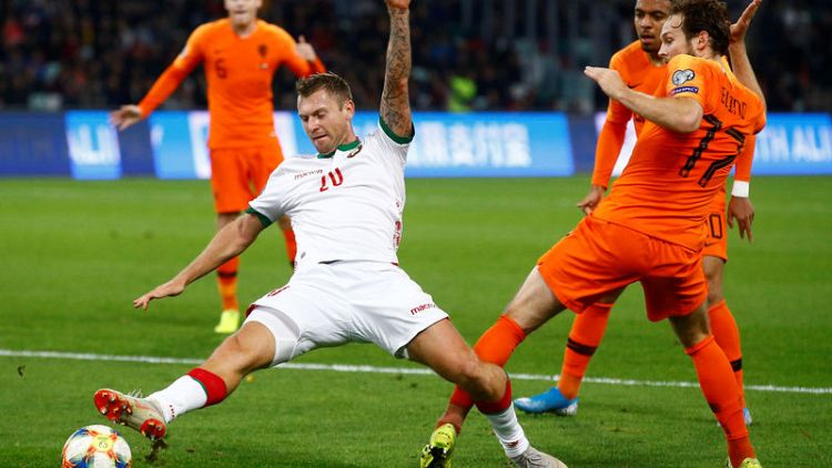 Wijnaldum double sees Netherlands edge past Belarus