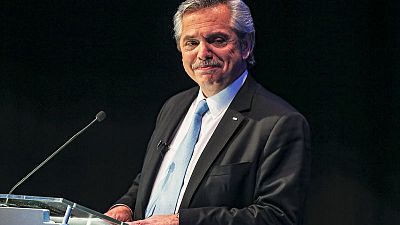 Argentine presidential front-runner courts moderate voters Argentine presidential front-runner courts moderate voters