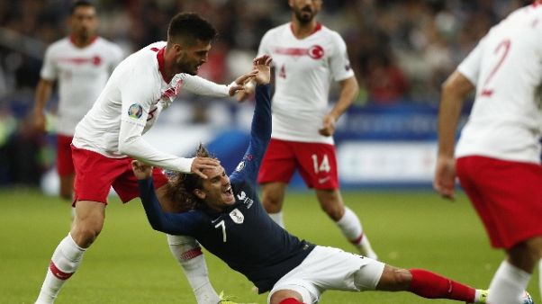 Francia-Turchia: inni rispettati Francia-Turchia: inni rispettati