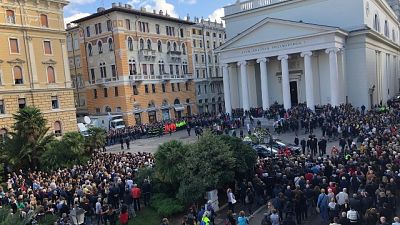 Sparatoria Questura: funerali, folla Sparatoria Questura: funerali, folla