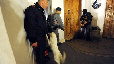 Arresto e 4 indagati per estorsioni Arresto e 4 indagati per estorsioni