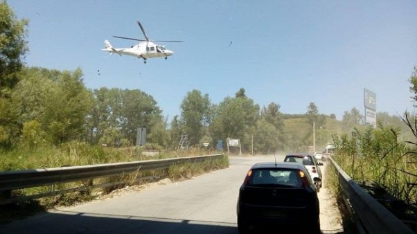 Avvolto da fuoco che aveva acceso, grave Avvolto da fuoco che aveva acceso, grave