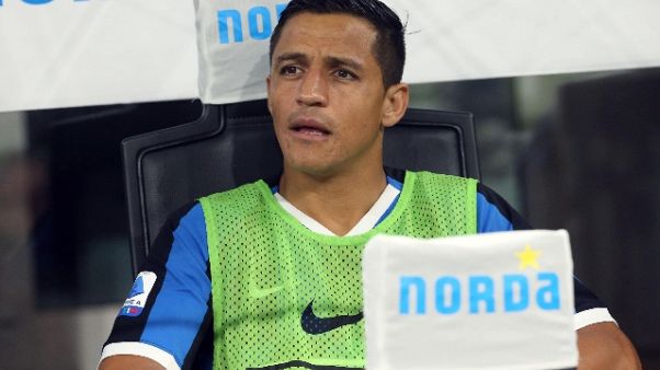 Inter: Sanchez operato, stop di 2-3 mesi Inter: Sanchez operato, stop di 2-3 mesi
