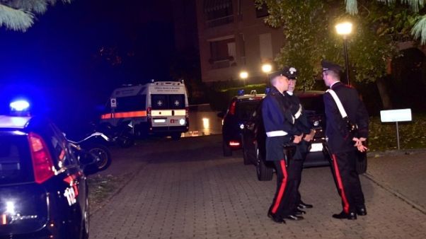 Omicidio in box: accertamenti su auto Omicidio in box: accertamenti su auto