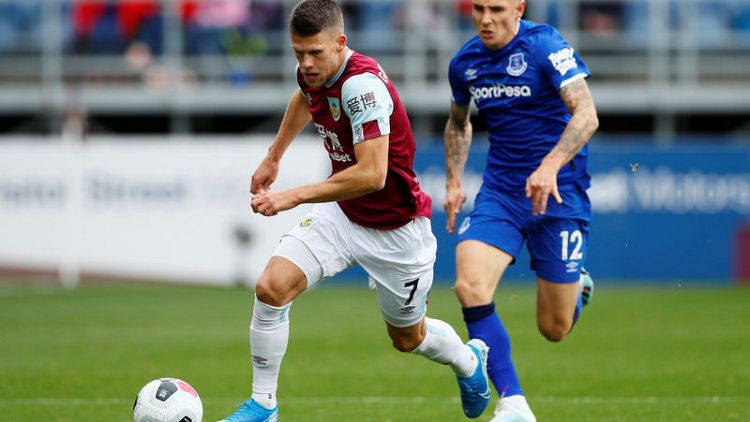 Burnley's Gudmundsson faces weeks out with hamstring issue