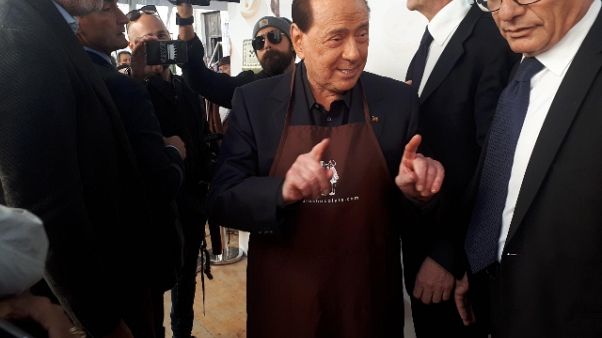 Berlusconi cioccolatiere a Eurochocolate Berlusconi cioccolatiere a Eurochocolate