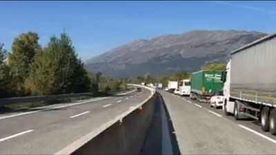 Incidente su A25,coinvolti mezzi pesanti Incidente su A25,coinvolti mezzi pesanti
