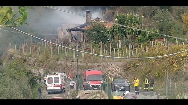 In fiamme casa nell'imperiese, un morto In fiamme casa nell'imperiese, un morto