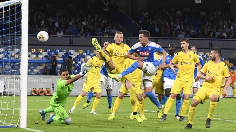 Calcio: Napoli-Verona 2-0