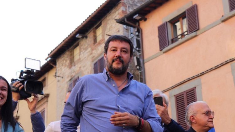 Governo: Salvini, litigano più di noi