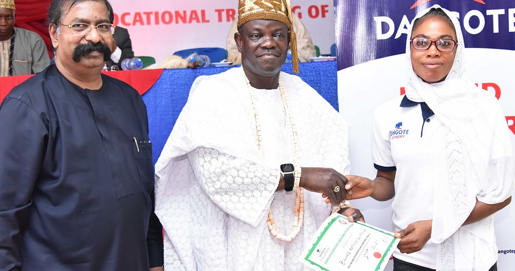 Dangote Refinery Empowers 200 Youths in Host Community through Skills Acquisition Training Programme - Africanews English