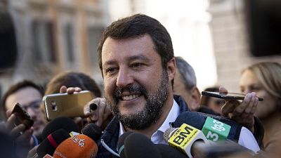 Salvini,oltre 10 mila firme contro Raggi Salvini,oltre 10 mila firme contro Raggi