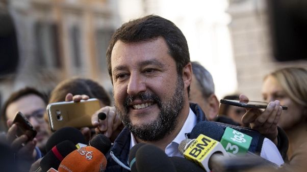 Salvini,oltre 10 mila firme contro Raggi Salvini,oltre 10 mila firme contro Raggi