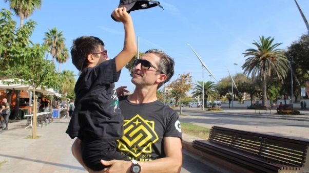 Ultrarunner sostiene atleta "speciale" Ultrarunner sostiene atleta "speciale"