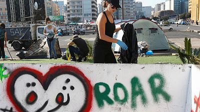 Army try reopening roads as Lebanon remains paralysed Army try reopening roads as Lebanon remains paralysed