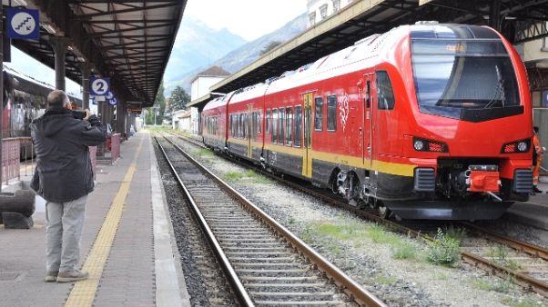 Sassi su binari Aosta-Torino,denuncia Fs Sassi su binari Aosta-Torino,denuncia Fs