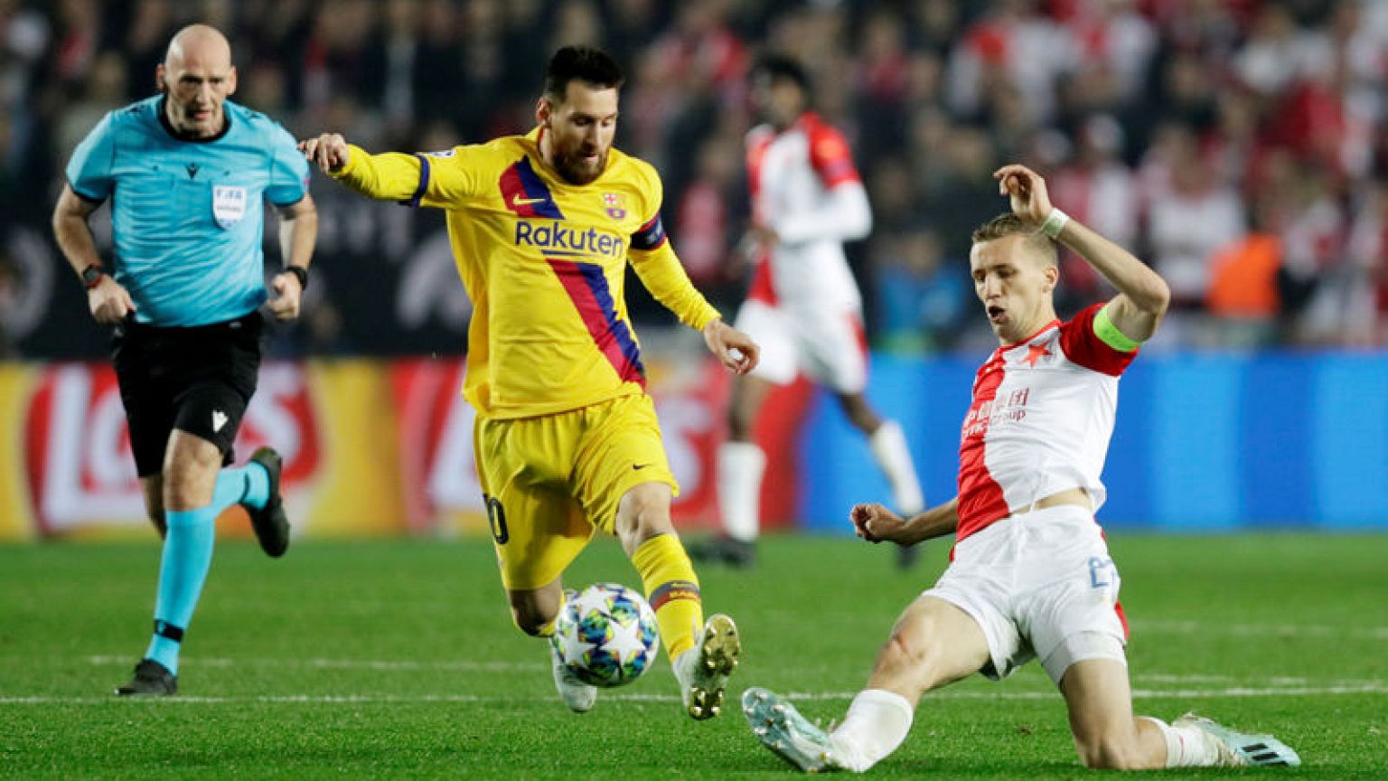 Messi leads Barca past Slavia Prague 2-1 in Champions League