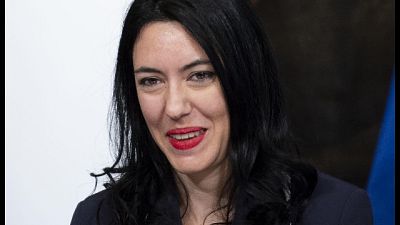 Azzolina, aggravanti per aggressori prof Azzolina, aggravanti per aggressori prof