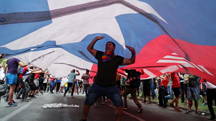 One million Chileans march in Santiago, city grinds to halt