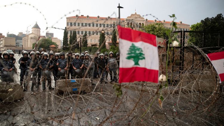 Hezbollah to speak on Lebanon crisis, S&P says saver confidence tested