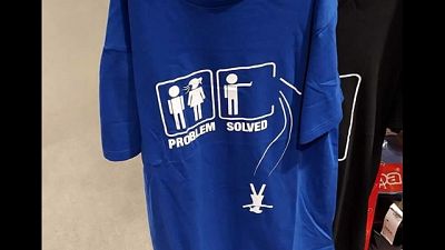 Carrefour ritira maglia pro femminicidi Carrefour ritira maglia pro femminicidi