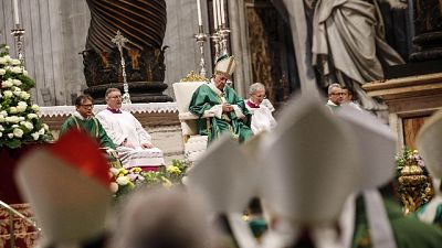 Papa, anche Chiesa a volte deride poveri Papa, anche Chiesa a volte deride poveri