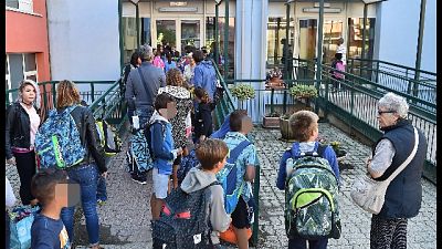 Denuncia botte a bimba, sospesa maestra Denuncia botte a bimba, sospesa maestra