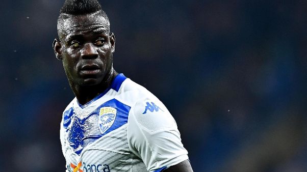 Fotografo, calci Balotelli a mia borsa Fotografo, calci Balotelli a mia borsa